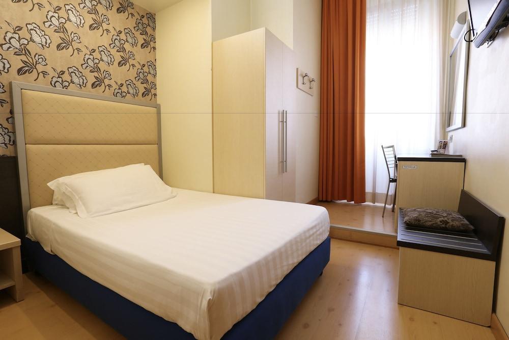 Hotel Piacenza Мілан Екстер'єр фото